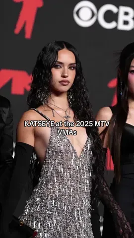 My milkshake brings all the boys to the yard 🎶 After taking over the world with the #KATSEYE x Gap campaign, the group showed up at the MTV #VMAs to perform #Gnarly and take home their first Moon Person! We’d say pick your favorite, but we both know that’s impossible.