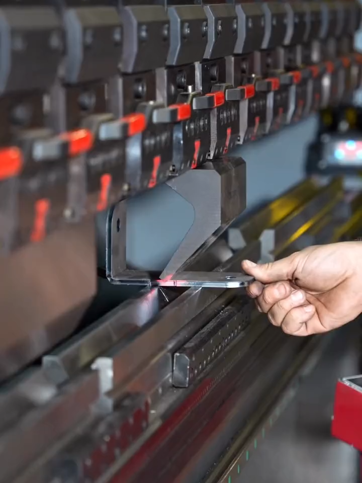 Perfect U-bend in action 🔥 #PressBrake #SheetMetal #CNCBending #fyp #manufacturing #MetalBending #CNCPressBrake #MetalWork