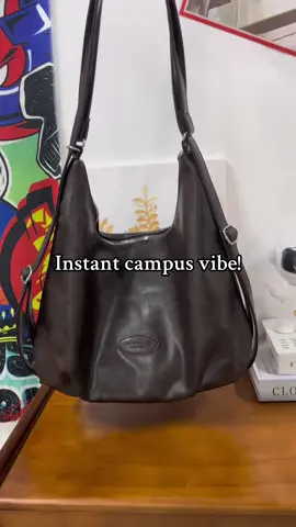 The retro design is so youthful #spotlightfinds #largecapacity #totebag #retro #shoulderbag #backpack #pleated #college #commute 