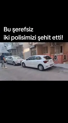 #SONDAKİKA | İçişleri Bakanlığı: İzmir Balçova Salih İşgören Polis Merkezi’ne yönelik silahlı saldırı gerçekleştirilmiştir.   Saldırı sonrası maalesef 1. Sınıf Emniyet Müdürümüz Polis Başmüfettişi Muhsin Aydemir ile Polis Memurumuz Hasan Akın şehit olmuş, Polis Memurumuz Ömer Amilağ ağır olmak üzere Polis Memurumuz Murat Dağlı hafif yaralanmıştır.   Olayın şüphelisi E.B.(16) yakalanmıştır. Olayla ilgili soruşturma başlatılmıştır. İzmir’de 2 polisi şehit eden 16 yaşındaki şahsın etkisiz hale getirildiği anlar. 🇹🇷🇹🇷🇹🇷🇹🇷🇹🇷