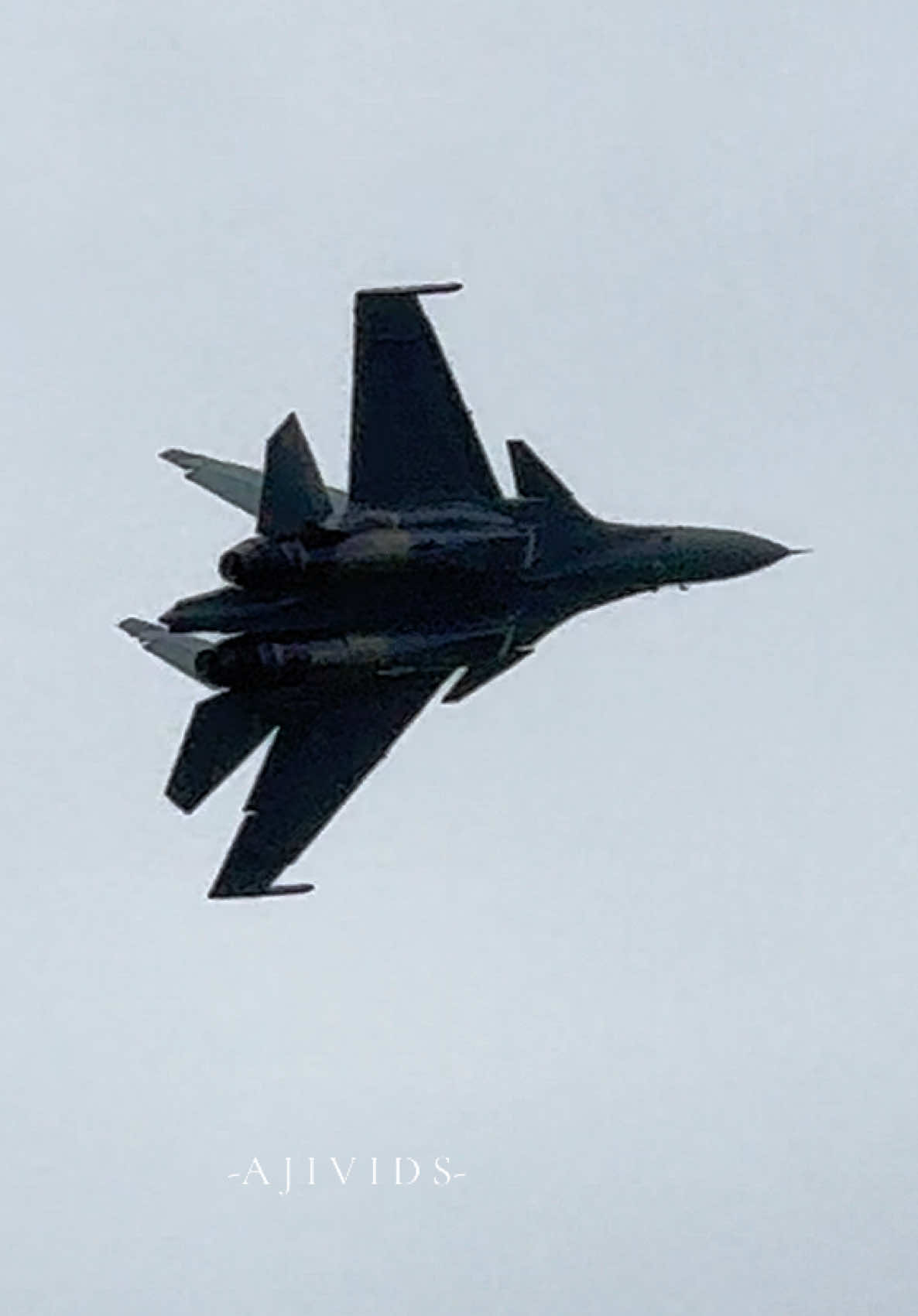 Ramai ke peminat Sukhoi SU30MKM🇲🇾🇲🇾 kat sini.. 🤪🤪 #tenteraudaradirajamalaysia #fighterjet #su30mkm #ajivids #tudm 