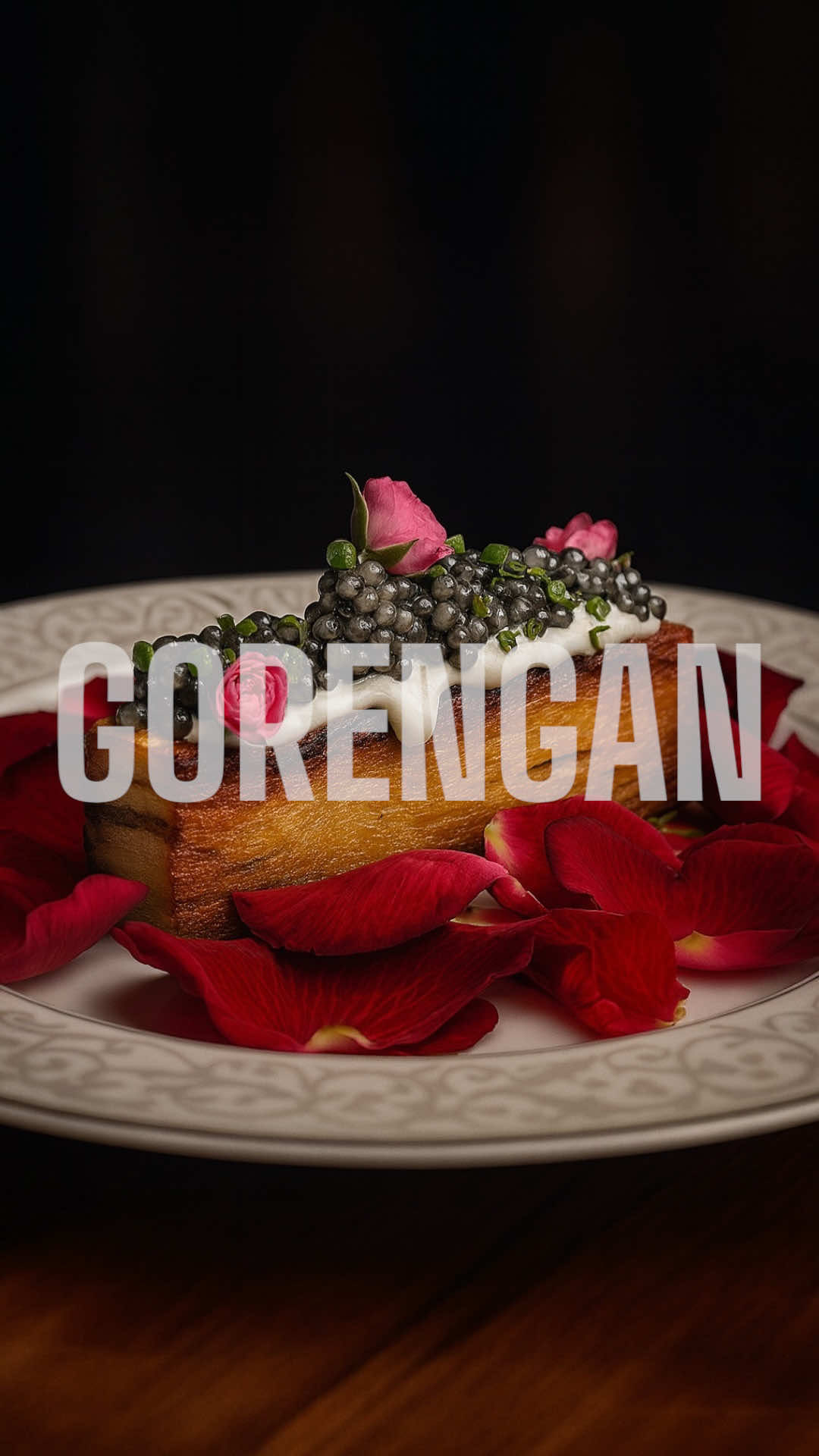 Ketika gorengan naik level jadi gorengan sultan ✨kita” kalo di jual 999k per gigitan, laku gak ya??? #bali #food #foodporn #privatechefbali 