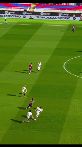 The best dribbling in football LAMINE YAMAL Messi Ozil Kvaraskhelia @fcbarcelona @LALIGA @Lamine Yamal 