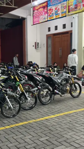 nyore sampe malam😜🤙#surexsutami #surexgank🔥 #surexstyle #supermotoherex 
