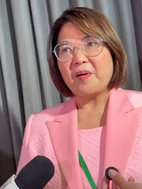 A “shocked” Palace Press Officer Claire Castro tells reporters in Phnom Penh, Cambodia that the president will support the next Senate president amid the reported shakeup in the current leadership. Castro says the development will not cause a political chaos. | via Job Manahan, ABS-CBN News #abscbnnews #fyp #news #newsph