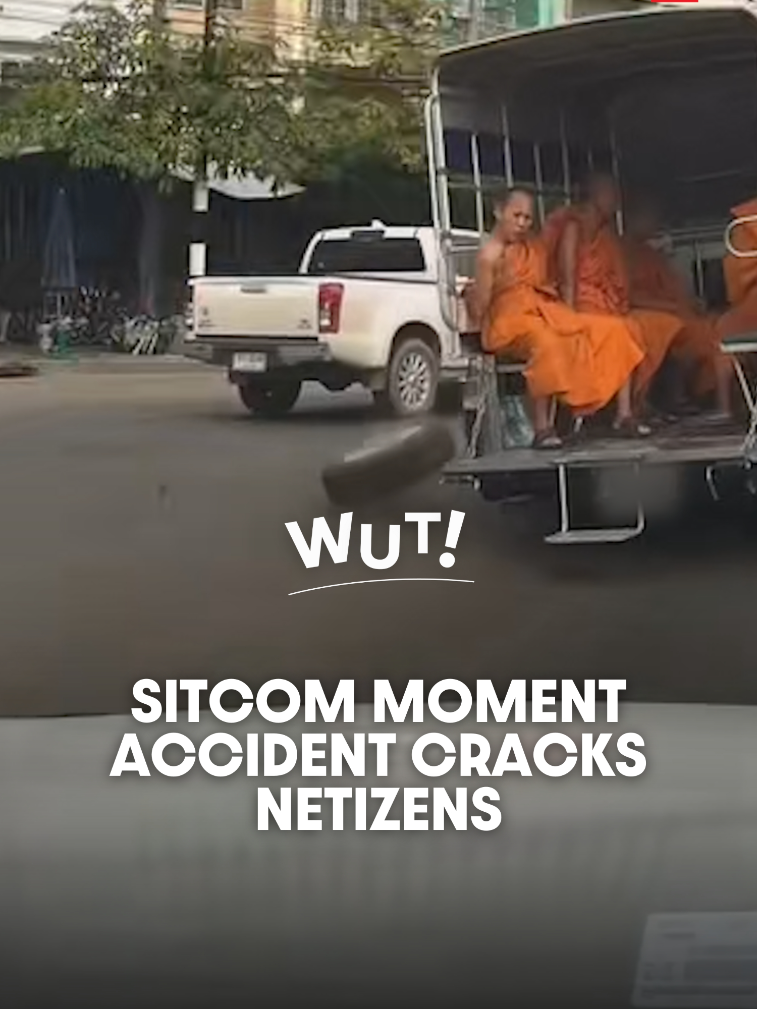 From a shocking accident to a sitcom-like twist . TikTok user ‘tiktok_aom02’ uploaded dashcam footage capturing a tense moment when a truck taxi carrying several monks lost its left rear wheel and nearly overturned. Luckily, the driver managed to stop in time, with no injuries or property damage. . What made the scene surreal was the timing—just as the songthaew came to a halt, a truck delivering car tires pulled up right beside it, as if queued by a sitcom director. . The clip quickly went viral, with netizens flooding the comments to joke about the uncanny, almost scripted timing—an incident so unbelievable that without video, no one would have believed it. . จากอุบัติเหตุสุดระทึกดันกลายเป็นเรื่องชวนขำแบบจังหวะซิตคอมไปเสียอย่างงั้น . เมื่อแอคเคาท์​ TikTok ‘tiktok_aom02’ ได้อัปโหลดวิดีโอจากกล้องหน้ารถที่สามารถบันทึกเหตุการณ์สุดตื่นเต้นตรงหน้าเอาไว้ได้ เมื่อรถสองแถวที่มีผู้โดยสารเป็นพระหลายรูปเกิดล้อซ้ายหลังหลุดจนเกือบคว่ำ แต่โชคยังดีที่รถสามารถหยุดได้ทันโดยไม่มีผู้บาดเจ็บหรือทรัพย์สินเสียหายเพิ่มเติม โดยจังหวะที่รถสองแถวกำลังหยุดก็มีรถบรรทุกส่งยางรถยนต์มาจอดข้าง ๆ ราวกับโดยผู้กำกับปล่อยคิวให้เข้าฉากในซีรีส์ซิตคอม  . โดยหลังจากคลิปนี้ได้เผยแพร่ออกไปก็ได้กลายเป็นไวรัลและมีคอมเมนต์ชาวเน็ตแห่กันเข้ามาคอมเมนต์แซวกันอย่างล้นหลาม เพราะเหตุการณ์ตรงหน้าดูเหนือจริงชนิดที่ถ้าไม่มีกล้องบันทึกเหตุการณ์เอาไว้แบบนี้ใครจะเชื่อได้  . 📹 Video courtesy of TikTok ‘tiktok_aom02’ . Follow us for more news and updates in Thailand. #WUT #TSLTHWUT #NEWS #ViralVideo #Thailand