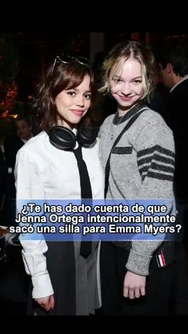 Te has dado cuenta de que Jenna Ortega sacó intencionalmente una silla para Emma Myers?Emma hizo tres cosas que hicieron que Jenna Ortega estuviera completamente dedicada a ella#WednesdaySeason2#Wednesday#netflix#JennaOrtega#EmmaMyers