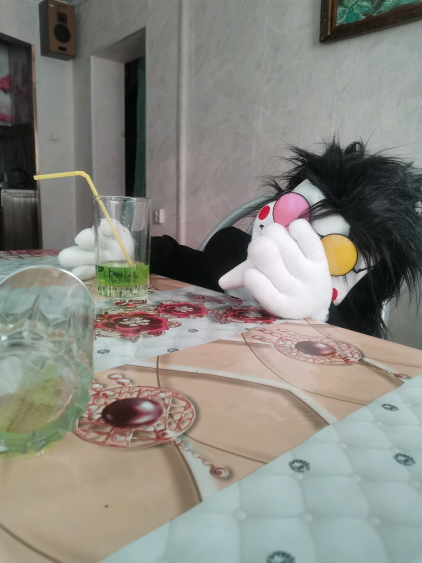 The big stinky guy is in a depression. Each cycle just repeats itself. They never end. When will the black darkness in my eyes and the endless emptiness come? Then I'll know for sure that I'm free. Lately, I myself have been thinking about the meaning of this cycle #spamtongspamton #deltarune #puppet #puppeteer #Muppet #spamton #topseller #1997 