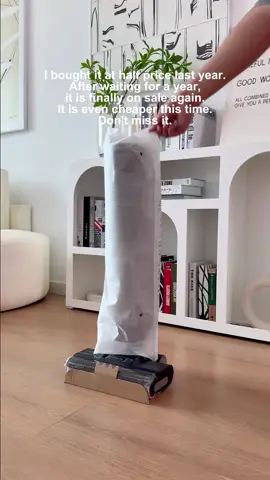 “My floors look new every day—without me breaking a sweat. 😎” #videowave #dreameh12pro #CleanTok #cleaninghacks #petparents