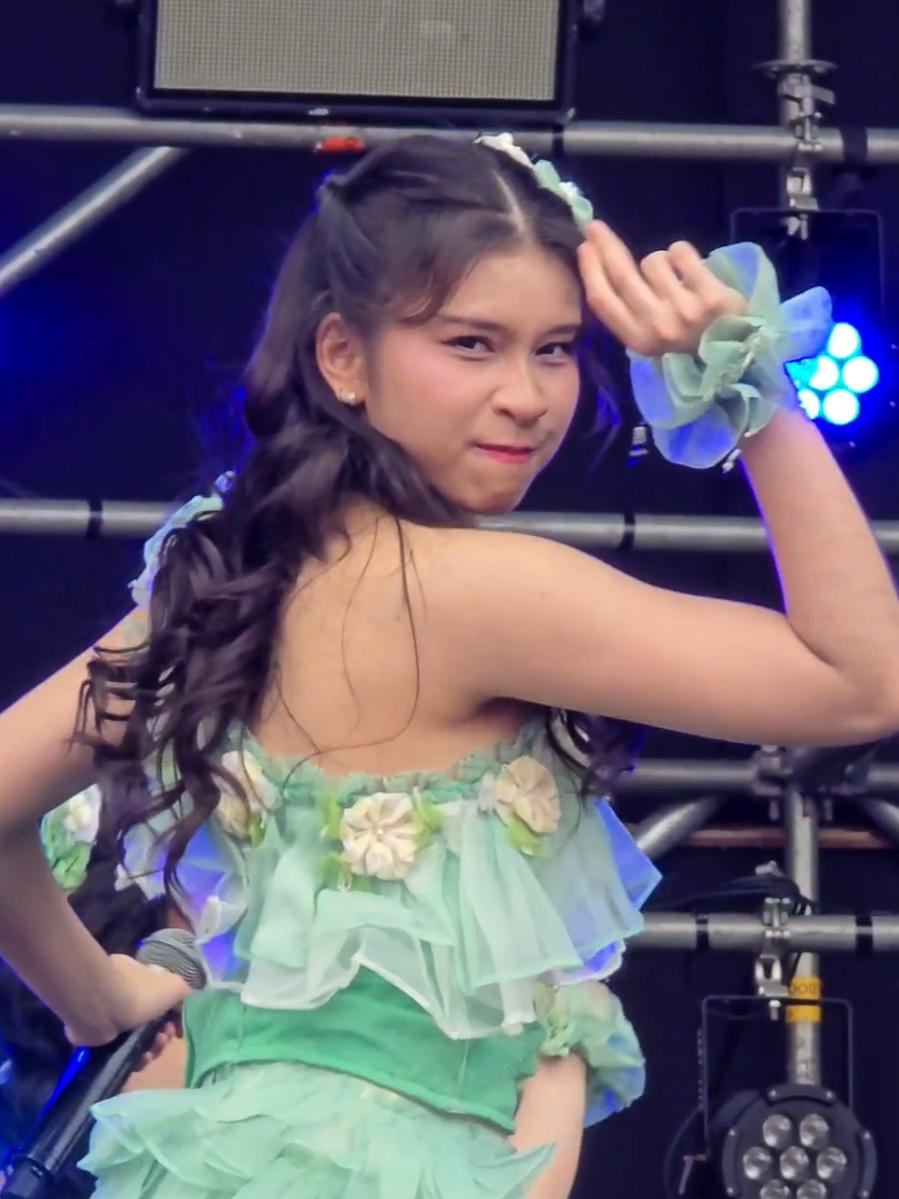 Olla JKT48 - Seventeen Pestapora Horeg Festival 2025 @Olali  @Olla The Miracle  #jkt48 #fancam #ollajkt48 #wakap #kapten 
