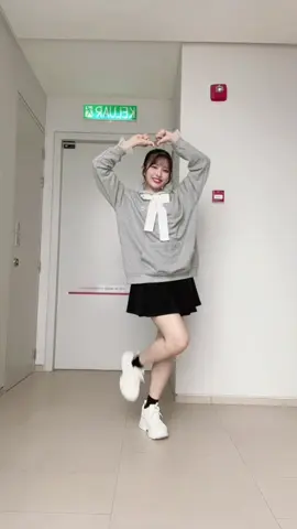 I tried wearing clothes I don’t usually wear.😉 #klp48 #idol #yurinaklp48 #oh_my_pumpkin 