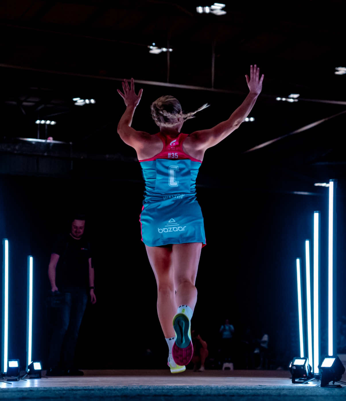 The epic conclusion to the 2025 UK National Championships 💪 Men’s Champions: @London Giants Netball 🧡🖤  Men’s Finalists: @worldmalenetball 🤍 Mixed Champions: @knightsnetball ❤️ Mixed Runners-up: @leedsfurync 🩵 Bring on 2026 😎 #UKNationals2025 #Mensnetball #Netball #MixedNetball #Nationals 