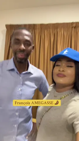Je ne l’ai pas connu personnellement car je n’étais peut-être pas encore née 🙈 mais j’ai entendu parler de ses prouesses dans le football gabonais🇬🇦 .. Une légende du football gabonais 🥹🤌🏾⚽️.  #tiktokgabon🇬🇦tiktok #gabon🇬🇦 