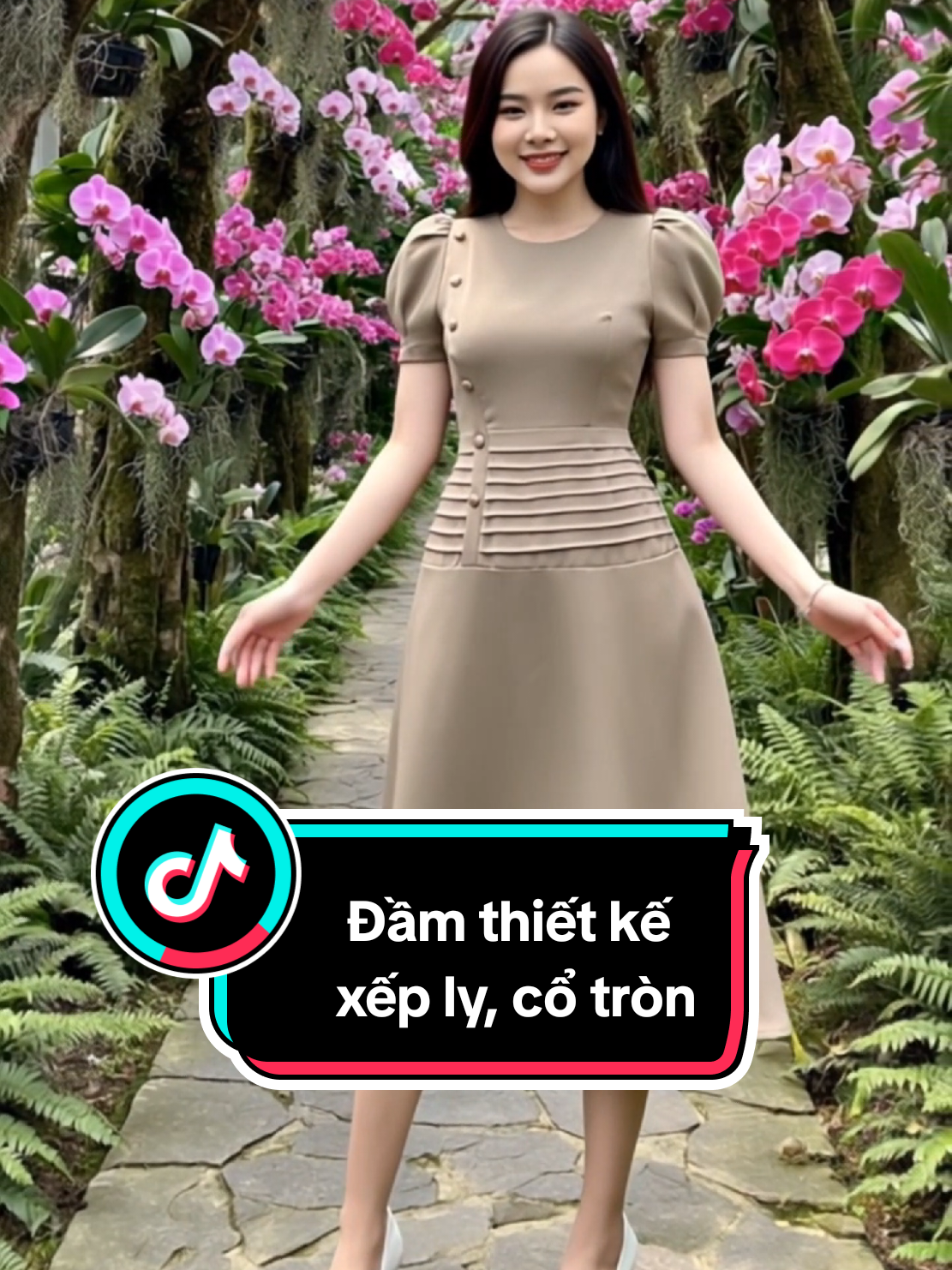 Đầm thiết kế, cổ tròn, xếp ly. #linhlinhshop17 #vay #dam #vayxinh #damxinh 