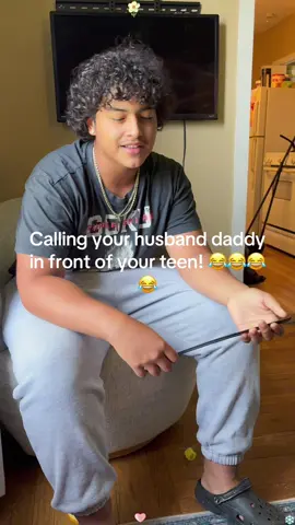The prank of calling your husband dad in front of the kids #marriedlife #daddy #daddyprank #prank #fyp 