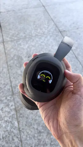 Nunca había visto audífonos con pantalla táctil, son realmente geniales.#hyundai #headphones #earbudswireless #ClipOnEarbuds#affordablefinds