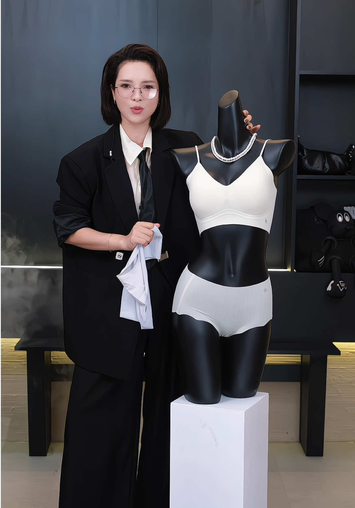 Các chị đã từng xem phiên live của em Hạnh với set 519 siêu DAI, siêu MỎNG MÁT này rồi 🤤 toả hương hoa Sơn Trà không lẫn đâu được của PIER #hanhnguyenmikixi #SantonyUnderwear #santony519 #noiy #noiycaocap