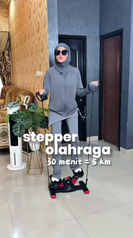 jujur ini menguras tenaga banget loh walaupun keliatannya sepele tapi ini works banget buat bakar kalori sama aja kyk jalan 5km #stepper #alatolahraga 