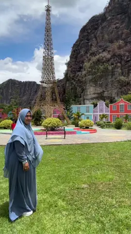 Liburan ke Menara Eiffel🥰 #kampungeropa  #wisataharau  #wisatasumbar  #wisataindonesia 