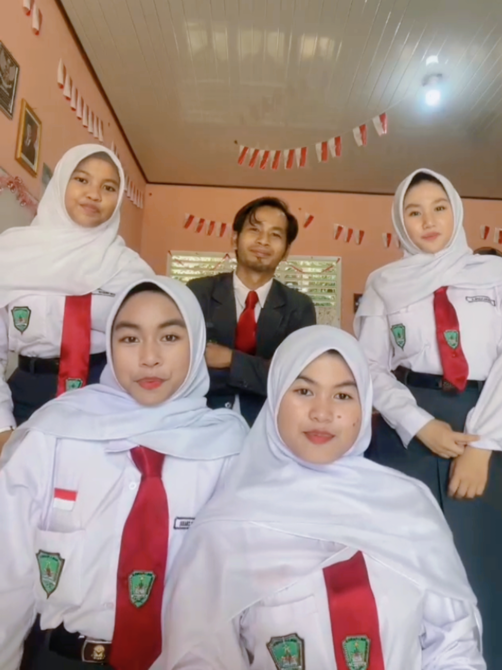 Masih cocok ngak jadi siswa ini ??? 🤭😃 #schoolmemories #gurutiktok #gurumurid #fyp #fypシ゚ 