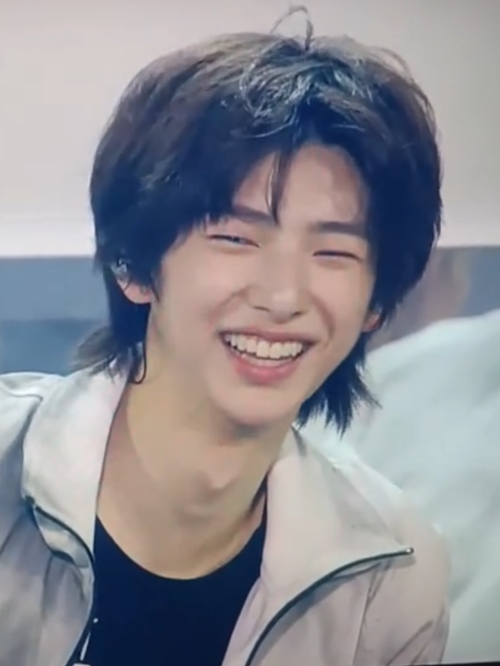 his reaction to his own graduation video 😭😭 #juhoon #cortis #fyp 