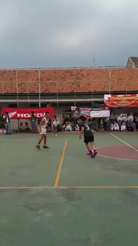touch the sky together🙌🙌🙌🫶🫶🫶 #basketball  #hardwork #hondabasketballleague2025 
