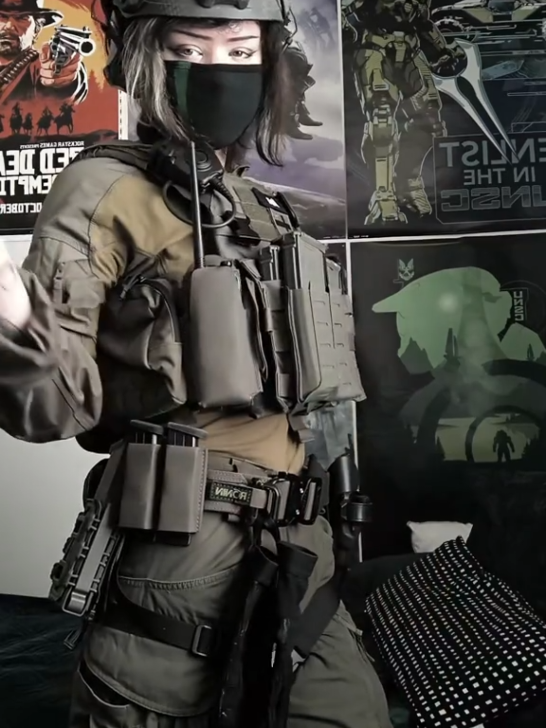 New year new kit! This does work but prepare to listel endless talk about what is the superior camouflage or tank.. #tacticalgear #airsoft  #cosplay 