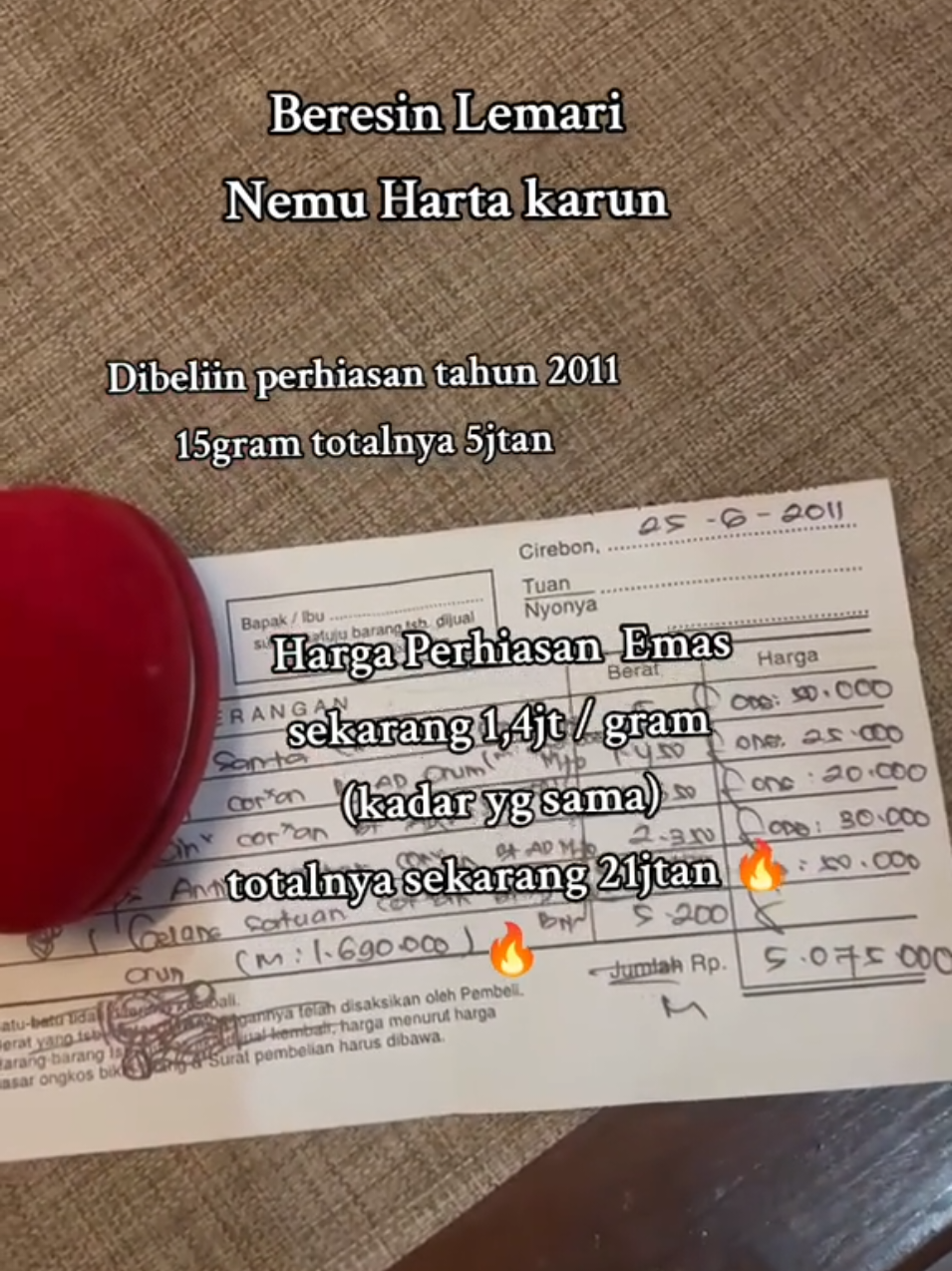 Minimal punya tabungan emas,  maaf ya oot dari dekor rumah 😊 just share sekarang emas lagi mahal banget, yang udah punya tabungan perhiasan emas pasti untung banyak, tim nabung emas mana nih?  #nabungemas #perhiasanemas #emasantam #hargaemasnaik #emas24k 