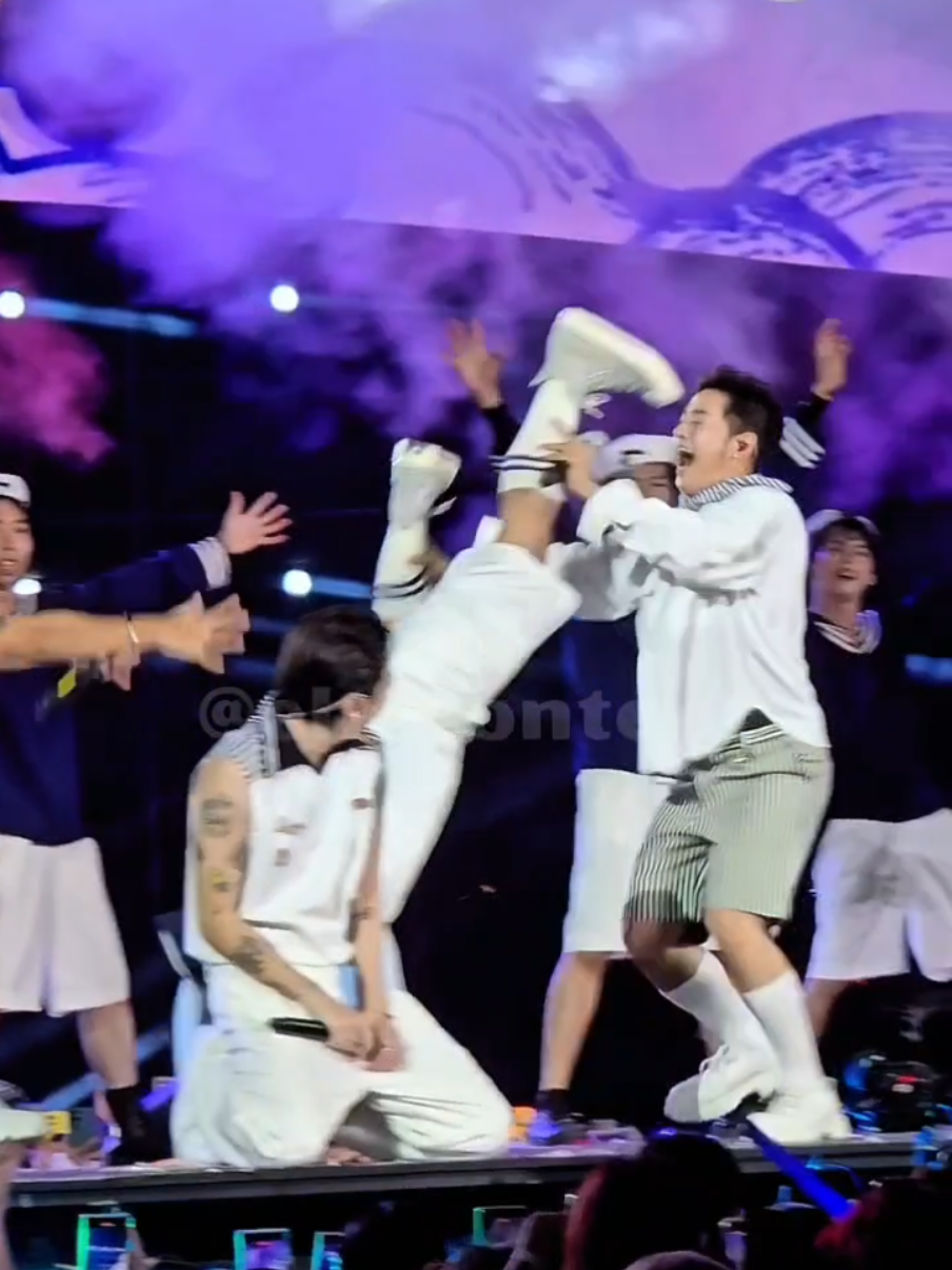 Cú trồng chuôi làm thót tim của NSND Tự Long #soobin #junpham #tulong #thanhduy #ehecontent