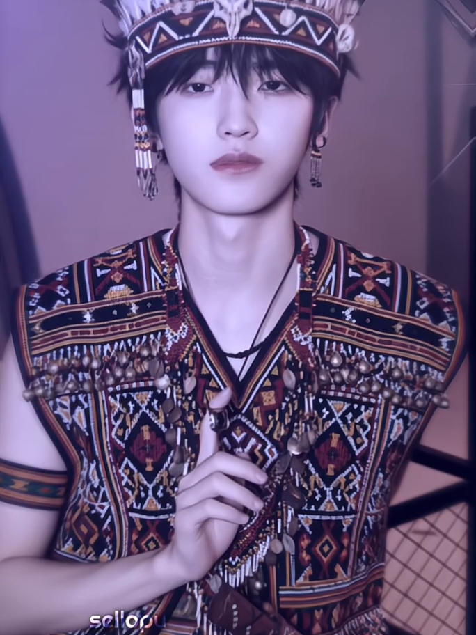 ver qihan || suka banget sama senyumannyaa 😭💞 #zuoqihan #kiyo #tffamily_4th_generation #bajuadatdayak #trend #ai #tffamily🇨🇳💫 #tffamily #foryou #foryoupage #4u #fyfyfyfyfyfyfyfyfyfyfyfyfyfyfyfyfyfy #fyp #tfstan 