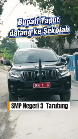 Hari ini sedikit berbeda Bupati Tapanuli Utara JTP HUTABARAT UPACARA DI SEKOLAH SMP NEGERI 3 TARUTUNG sekaligus memonitoring Penerapan Sekolah Selama 5 hari  Bupati Tapanuli Utara memonitoring penerapan 5 hari sekolah,dengan adanya  jam belajar yang semakin padat setiap hari nya  bertujuan untuk penguatan  pendidikan karakter  dan memberikan waktu  luang lebih banyak untuk guru dan murid  serta  kegiatan ini melibatkan partisipan seluruh komponen  sekolah dan masyarakat  serta membutuhkan penyesuaian jadwal  dan program  kegiatan ektrakurikuler #dinaspendidikan #smpnegeri3tarutung #pendidikan #foryou 