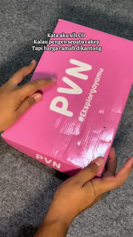 Pake ini bikin tambah semangat jalan kaki aku#pvn #sepatupvn 