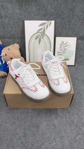 Dễ thương quá nè 🥰 #reviewgiay #reviewgiaydepgiare #giaysneaker #giaythethao #xh                