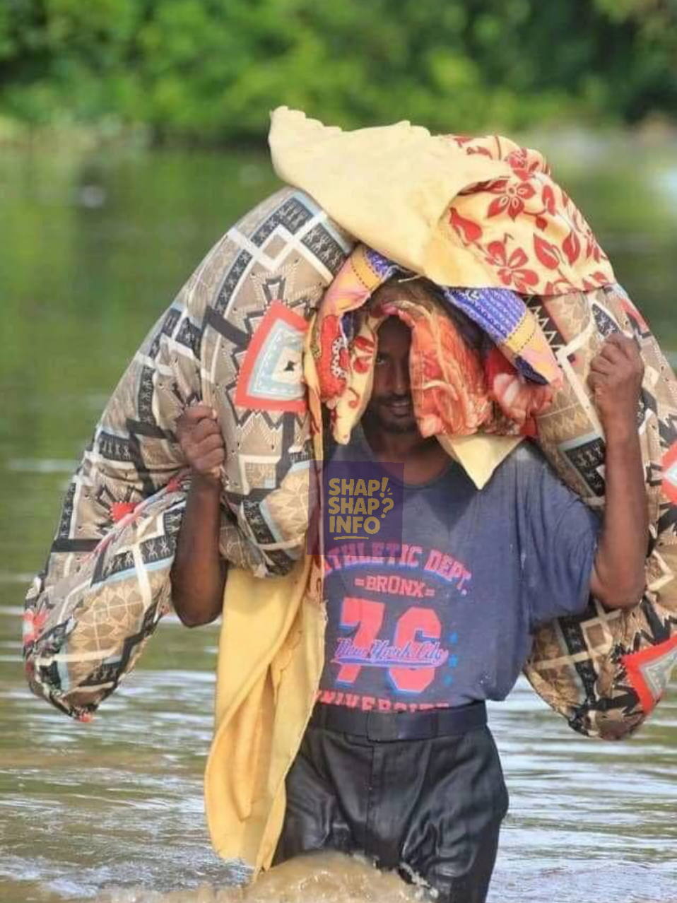Sudan dilanda bencana beruntun 👉 Longsor di Darfur  tewaskan >375 orang, desa hilang tertimbun 👉 Banjir musiman + hujan deras merenggut puluhan nyawa & ribuan warga mengungsi. 👉 Wabah kolera sejak 2024: >380 ribu kasus, ribuan meninggal. 👉 Ditambah konflik & serangan bersenjata, jutaan orang kini terjebak krisis kemanusiaan. #PrayForSudan #BreakingNews #Humanity #beritatiktok #update 