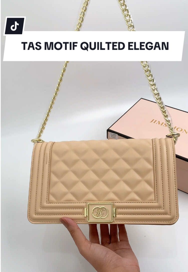 Katanya sih motif quilted bikin looks makin mewah, apalagi kalo kamu checkout Julia Bag Jims Honey yang harganya murah pol! #juliabagjimshoney  #Jimshoneysurabayastore  #PromoGuncang99 #GajianSale -abl