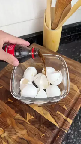 ضعوا الكوكاكولا على قشر البيض، وستُدهشون بالنتيجة. #وصفات  #Recetas_naturales 