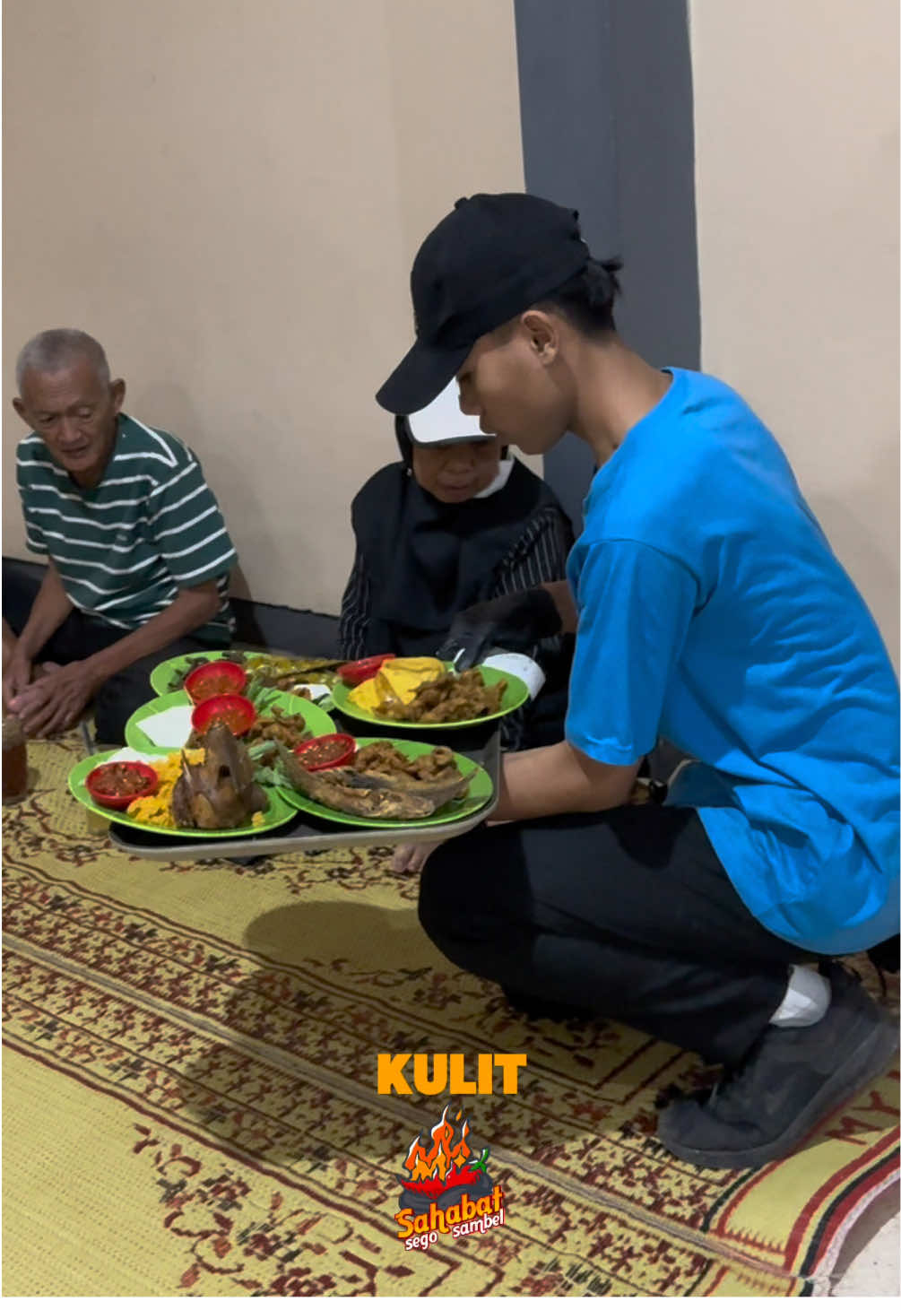 Lesehan juga readyyyy, gaskannn klaim promonyaaa, sekarang jugaaa!!!🚀✊🏻😉 #sahabatsegosambel #manganwaregngombelegi #kulinerviral #solo24jam🌻 #prasmanan 