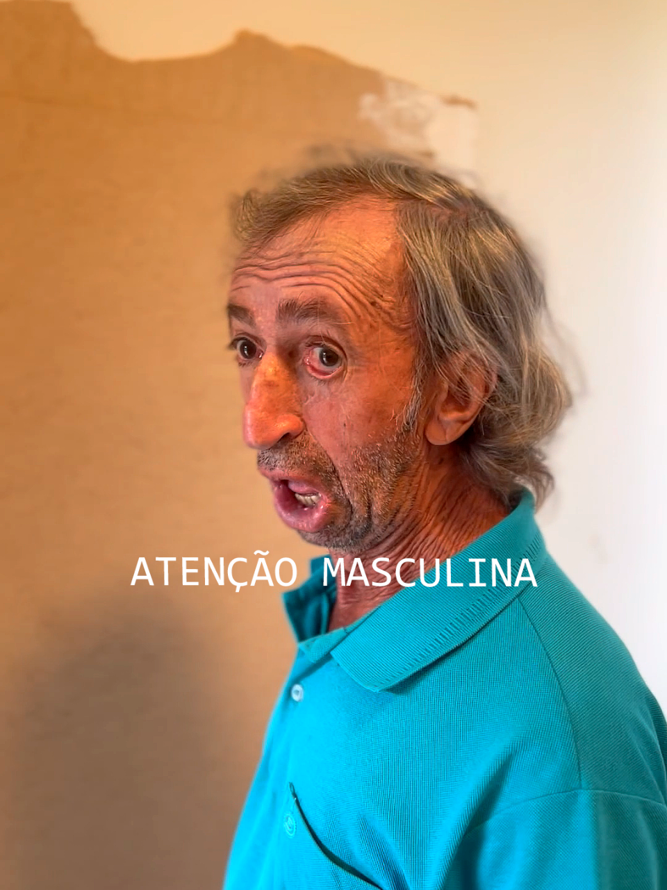 Inebriante o tom da voz feminina