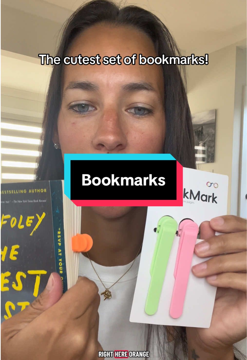 These boomarks are so fun! They work so well so now I don’t lose my page anymore! #tiktokshop #bookmarks #BookTok #giftideas #booklover 