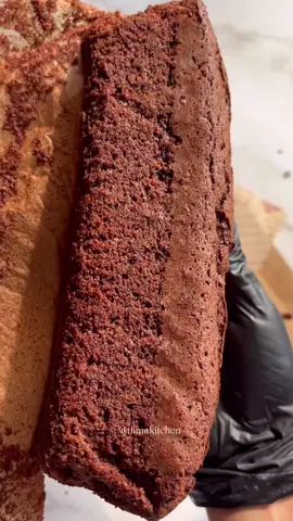 المكونات مكتوبة على صفحتي في إنستغرام مرحبا بالجميع 🌸🫶🏻#cake #كيكه #recette #gateau #chocolat 