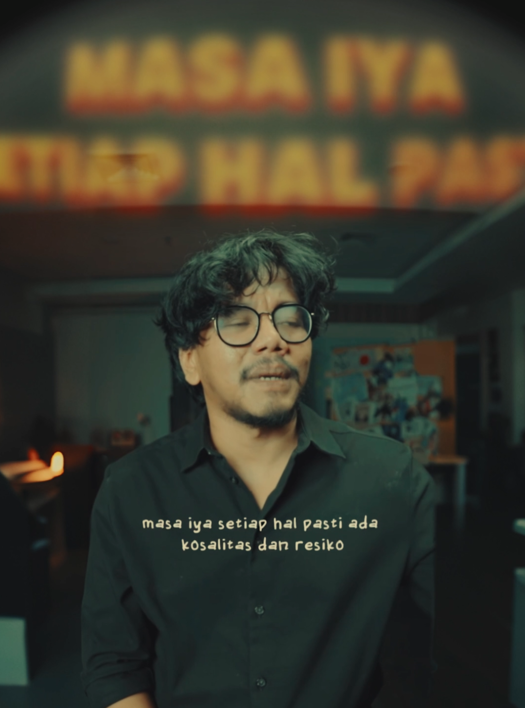 ingat bang KAMU TIDAK SENDIRI. Kami selalu mendukungmu bang @Ferry Irwandi  #kamibersamaferryirwandi #kalaubersihkenapatakut #ferryirwandi 