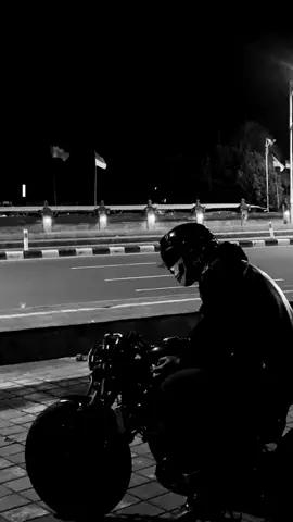 #CapCut #motorcustom #caferacer #nightride 