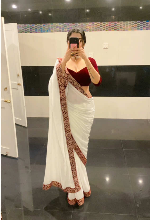 🤍🌹 #saiyara #shereenhaluwana #saree #foryoupage #youtuber 