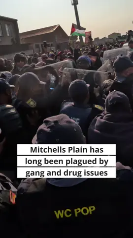 “We don’t have to switch on Netflix to hear guns. We sleep, we eat, and we wake up with gun violence,” said Lynn Philips of the Cape Flats Safety Forum. Phillips was one of about 100 people who joined an anti-gang and drug march in Mitchells Plain on Sunday. The march was held under the banner of People against Gangsterism and Drugs (PAGAD) G-Force, a splinter group of PAGAD. Read the full article on groundup.org.za #LinkInBio 🎥&📰 Ashraf Hendricks @ashraf_rsa Follow for more #NewsThatMatters #GroundUp #SouthAfricanNews #CapeTownNews #CapeFlats