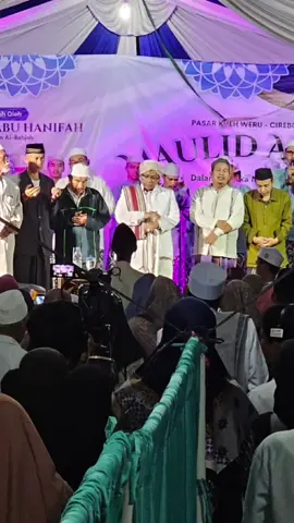 Tersenyumlah kalian di segala kondisi apapun.  #kajian #motivasi #islam #dakwah #ceramah 