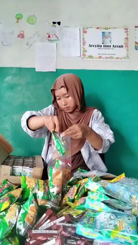 temenin aku bungkusin jajan @caca_alicia✨️ #dailyvlog #minivlog #fyp #adayinmylife #Vlog #fypシ #ulangtahun 