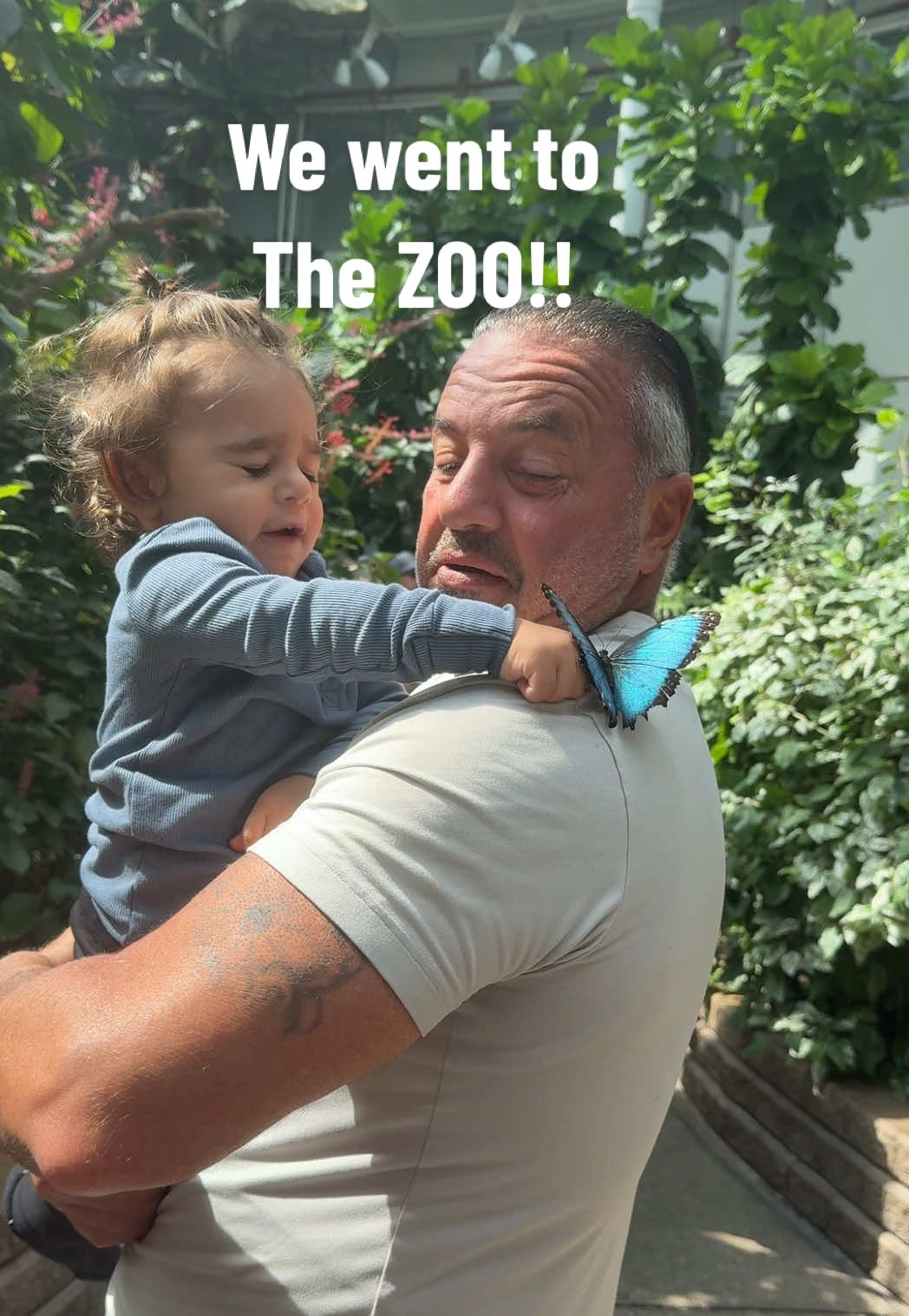 Nothing better than family 🤍 #familyzooday #zoo #detroitzoo