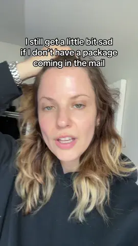Love when I get comments like “you’re still a shopping addict” YEAH NO 💩 I’m just a recovering one. There’s no such thing as being “healed” from this. #shoppingaddict #shoppingaddiction #shopaholic #nobuyyear #nobuy #shopping 