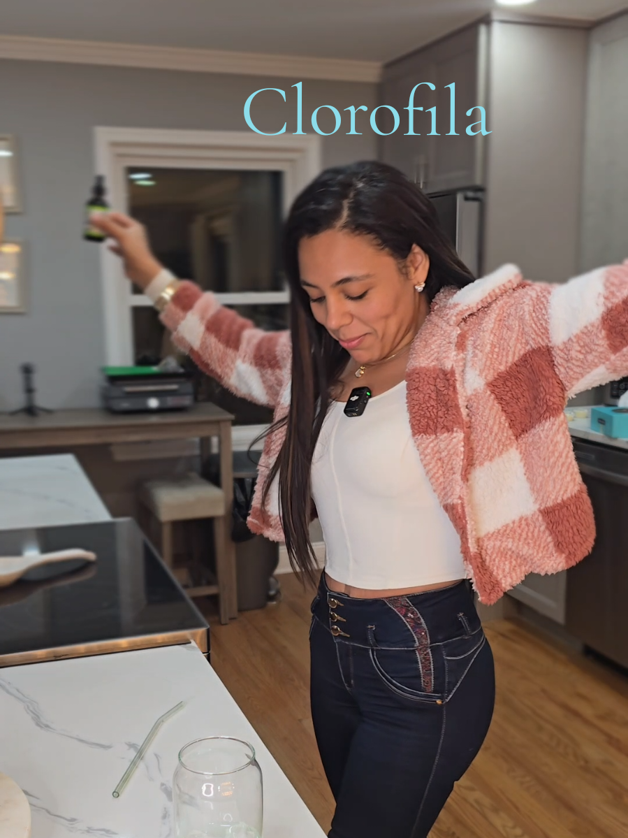 Replying to @aleleon1527 Me hace ir al baño 2 veces, y me mantiene desinflamada  . . . #clorofila 