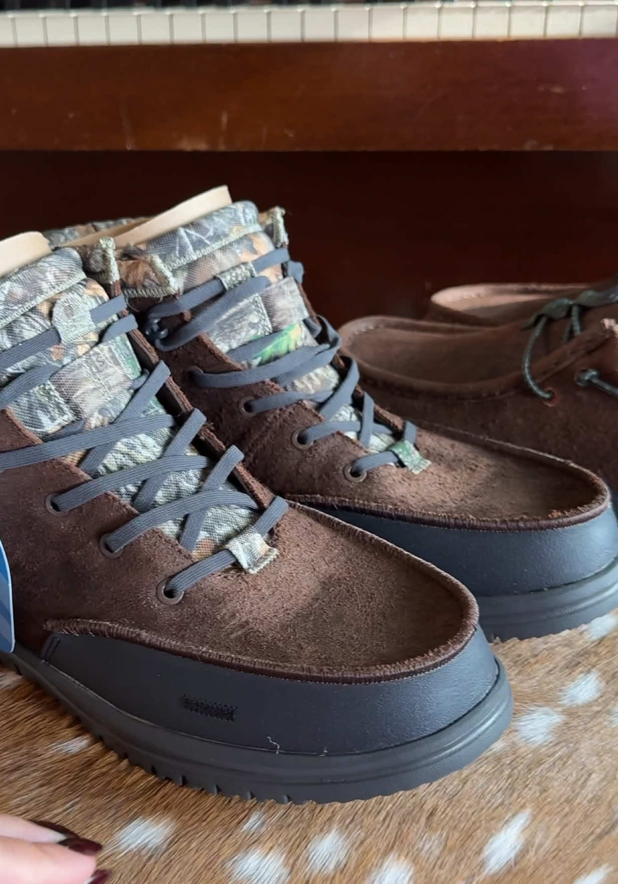 Brand new real tree camo heydude JUST dropped. Find them all at the orange cart! True to size and perfect for hunting season #realtree #realtreeheydude #camoheydudes #mensshoes #shoesformen 